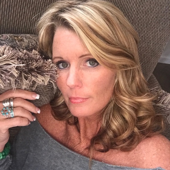 Meet your posher Linda! - Picture 4 of 6